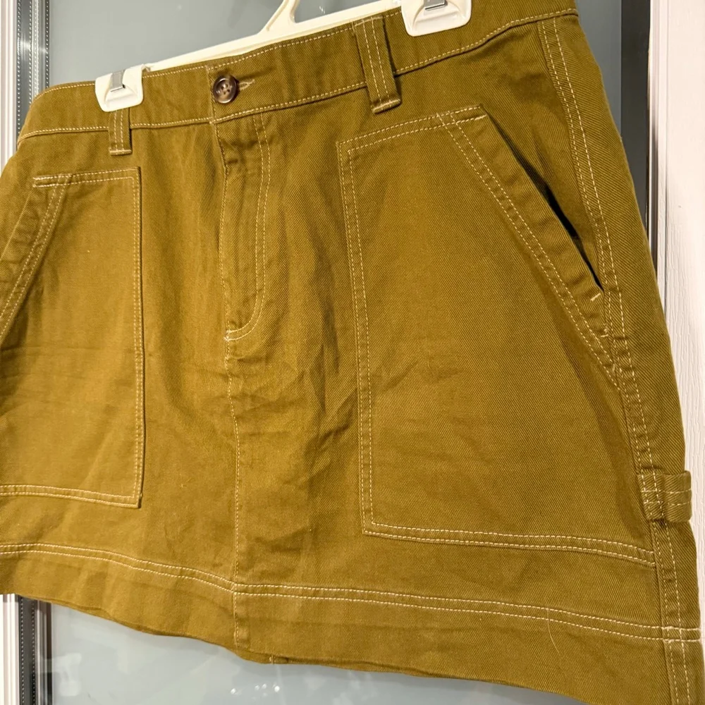 Old Navy Olive Green Mini Skirt with White Stitching Size 14